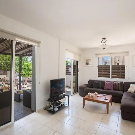 בית נופש Mandali פרוטאראס